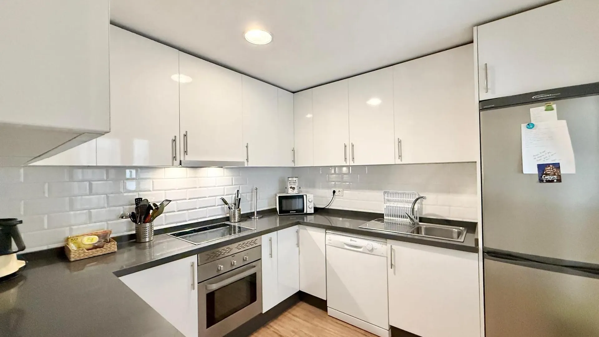 The City Center Marbella - Eaw Homes 西班牙